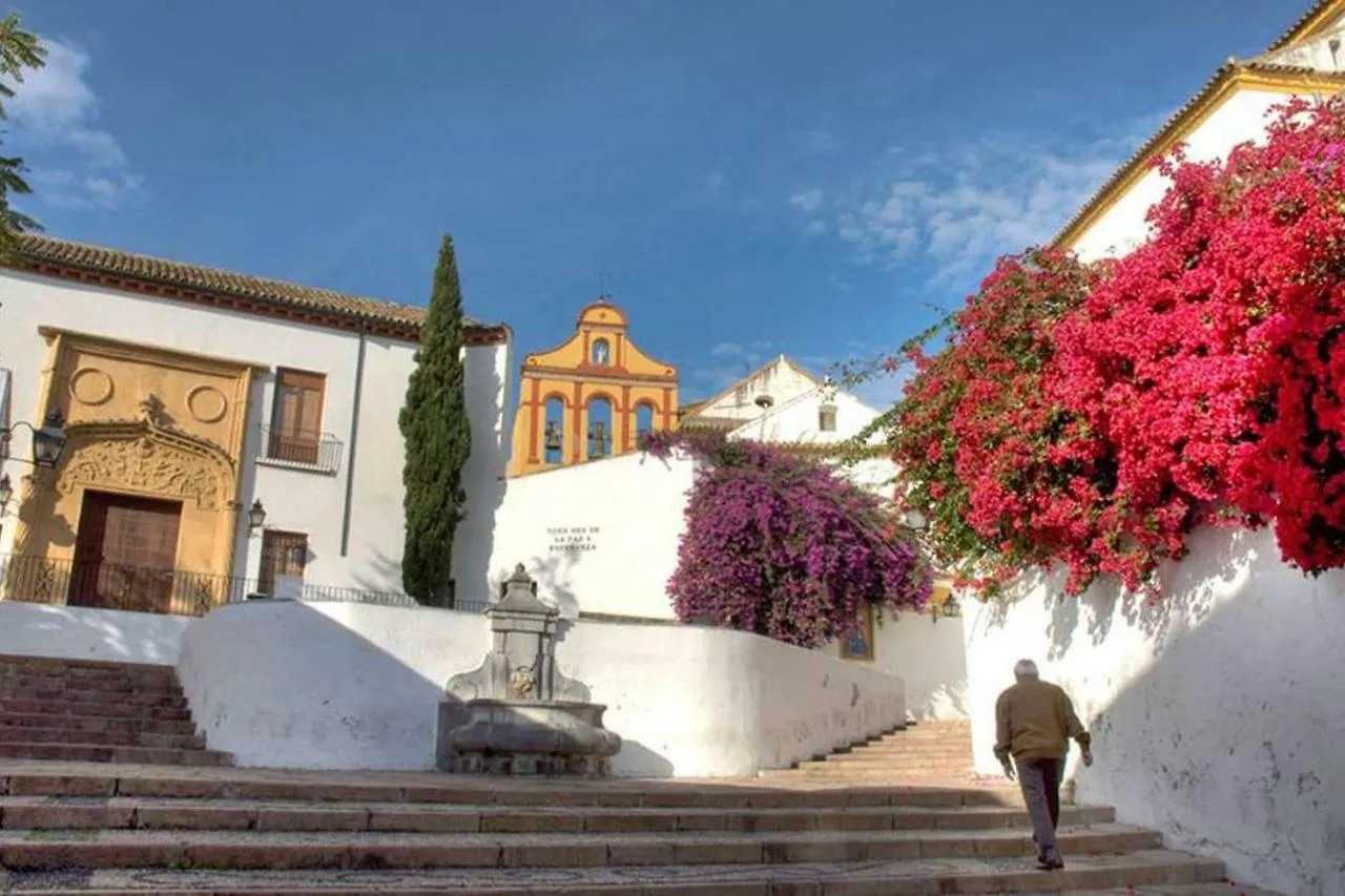 Apartamento Centrum Cordoba Con Parking شقة